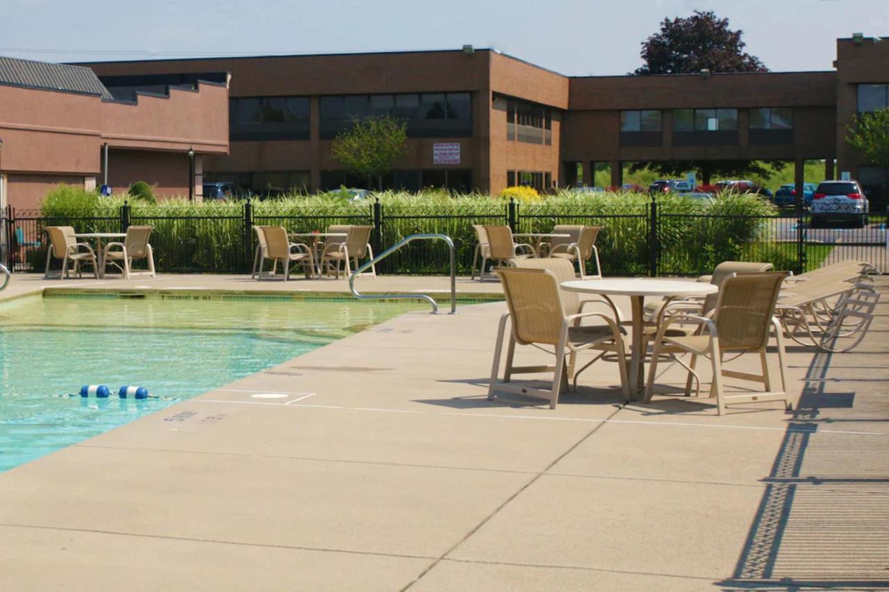 Best Western Galleria Inn & Suites Cheektowaga Exteriör bild