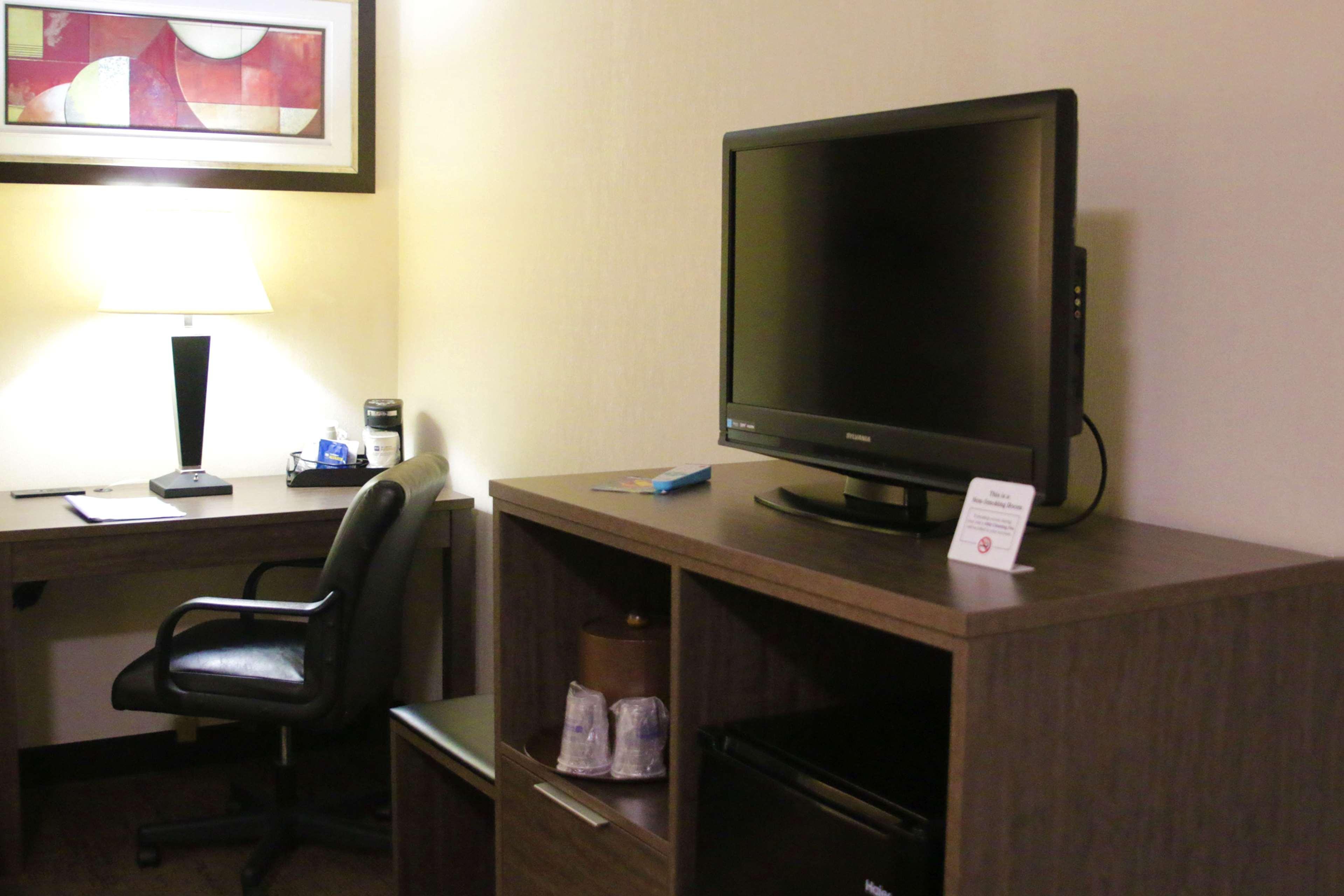 Best Western Galleria Inn & Suites Cheektowaga Exteriör bild
