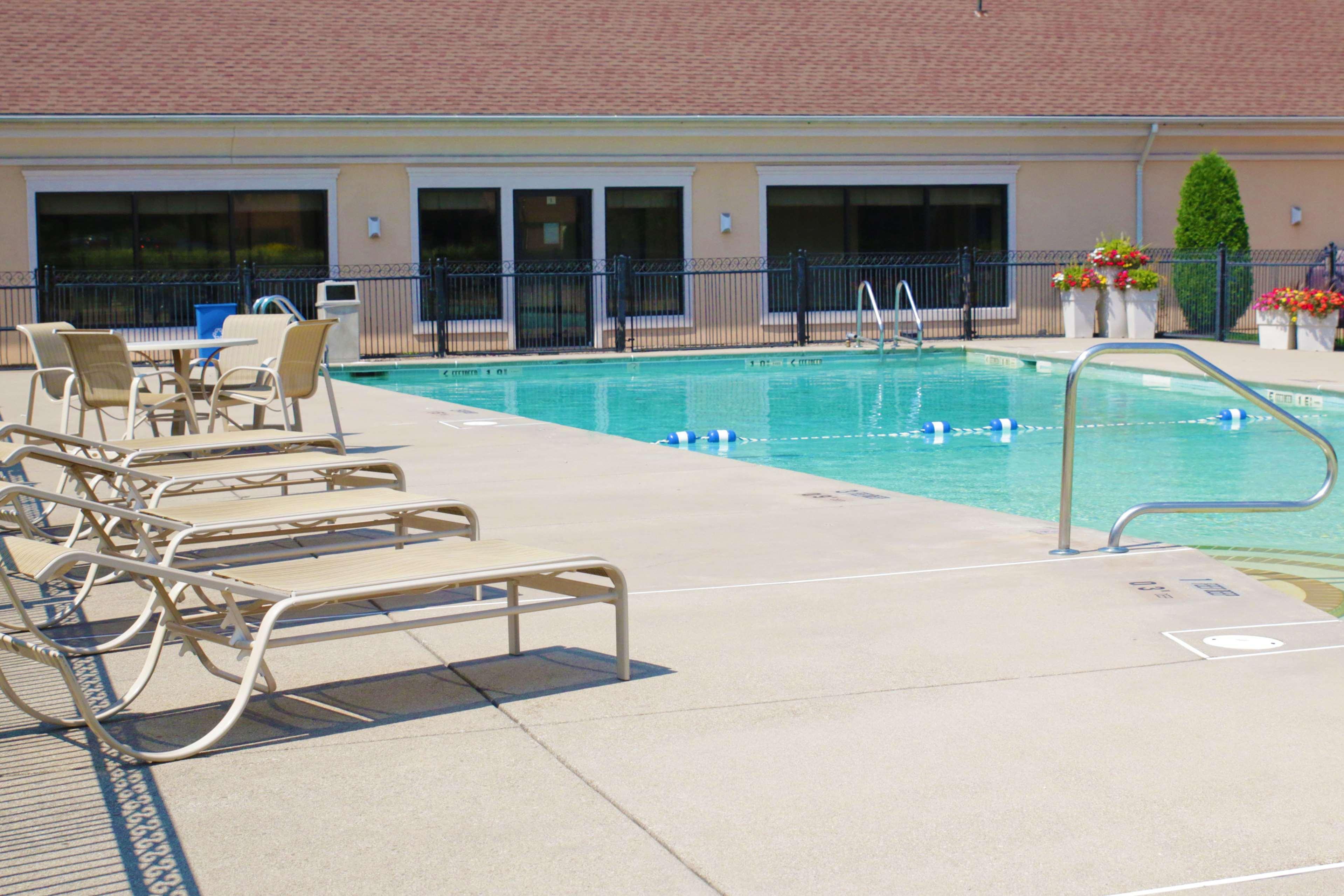 Best Western Galleria Inn & Suites Cheektowaga Exteriör bild